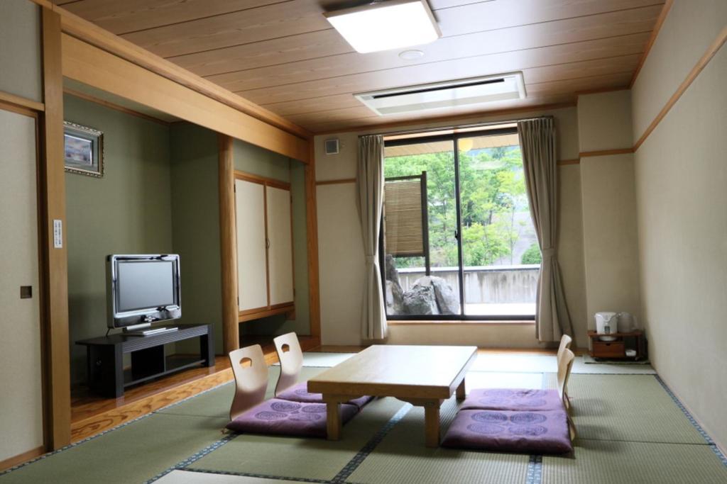 Ishiuchi Yungparunas Hotel Minamiuonuma Ngoại thất bức ảnh